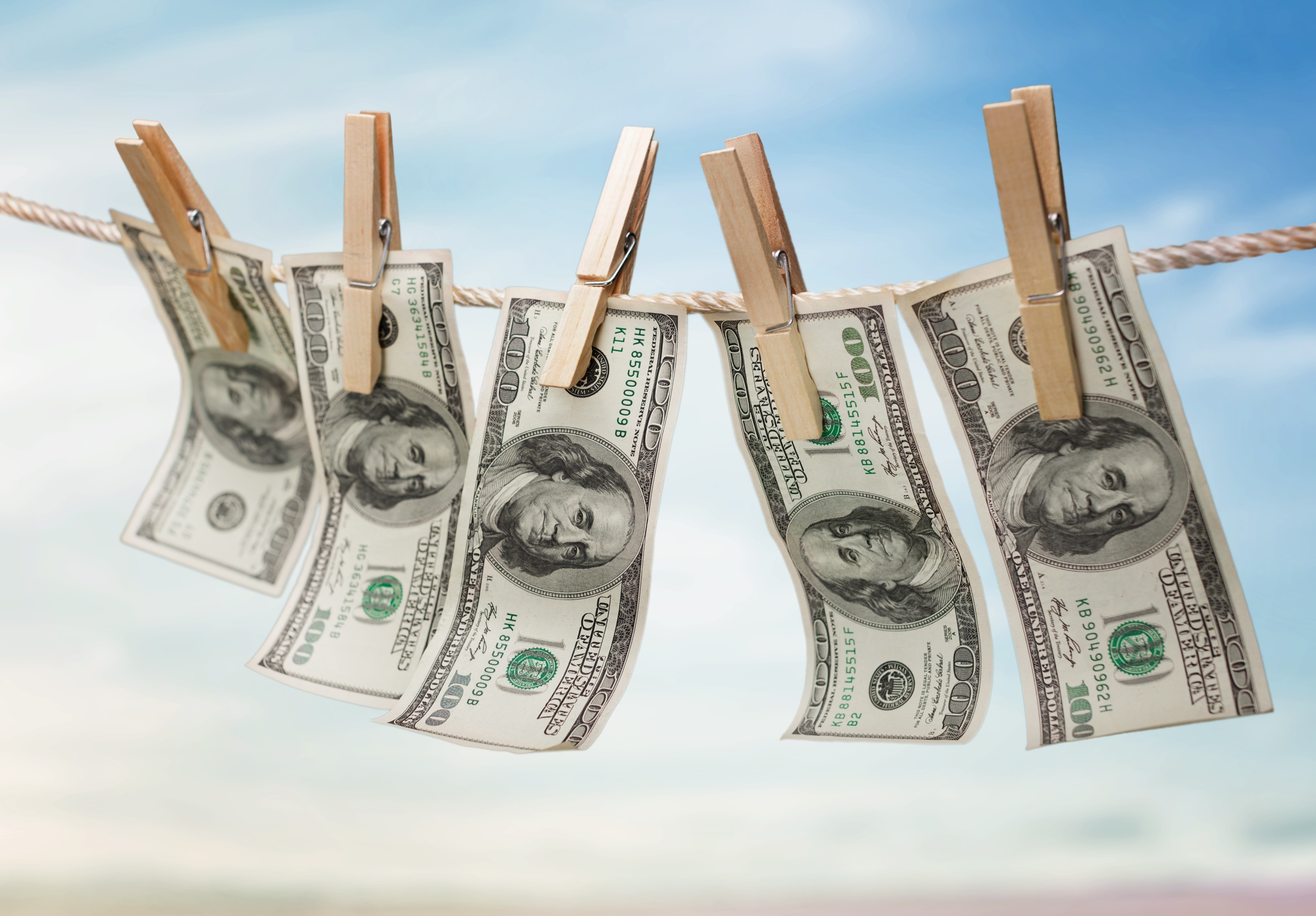 Деньги спонсоров. Отмывание денег. Отмывать деньги. Money laundering. Отмыв бабла.
